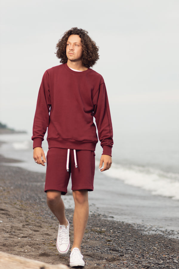 Maroon Burgundy Sustainable Mens Womens Warm Sweat Top Crewneck Regular Fit Comfortable Luxury Sueded Napped Soft French Felted Cotton Terry Fabriqué au Canada clothing made in canada